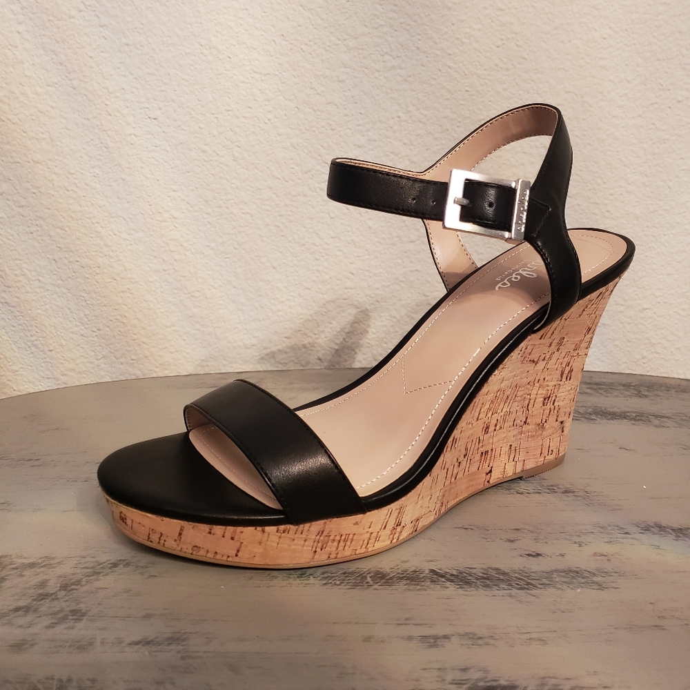 Black Wedge